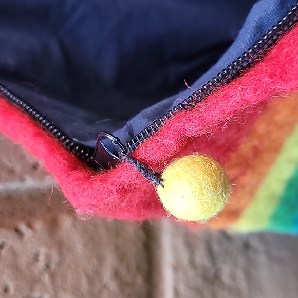 Vibrant Rainbow Purse - Picture 6 of 8